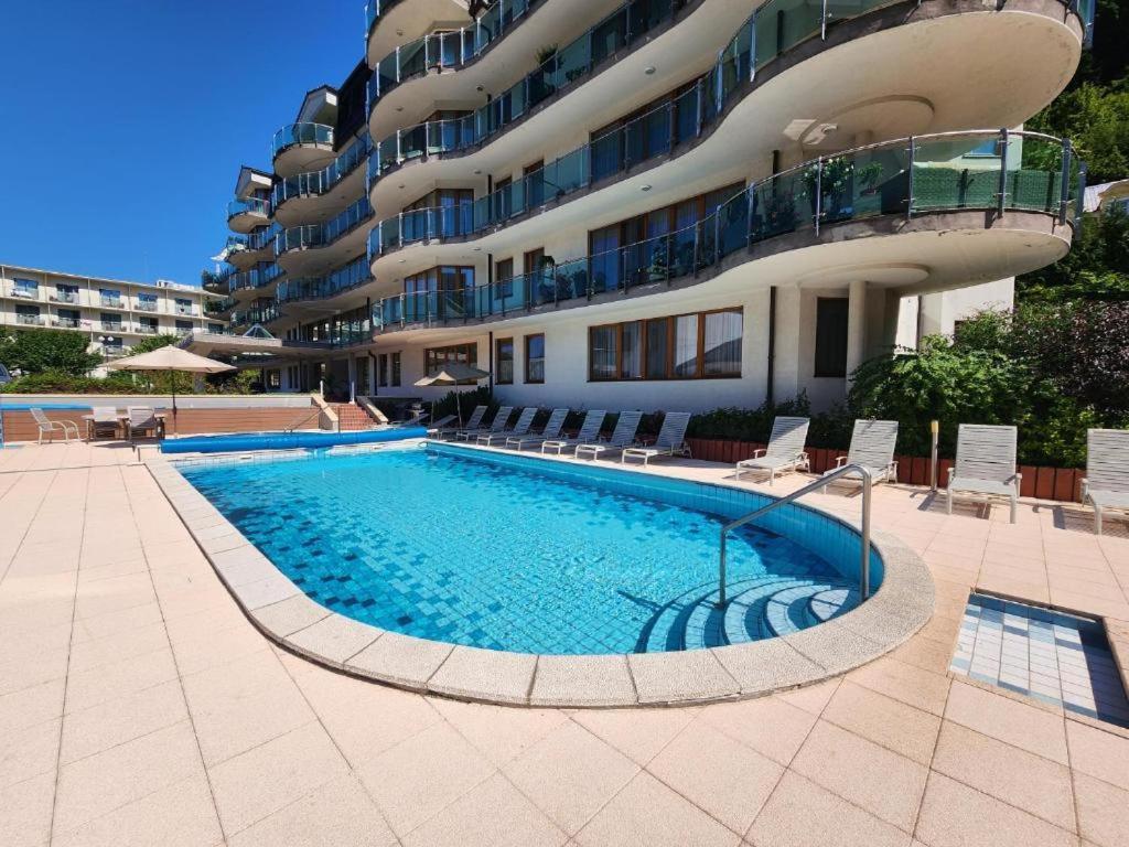 Kristoff Plaza Trencianske Teplice Aparthotel Trenčín Εξωτερικό φωτογραφία